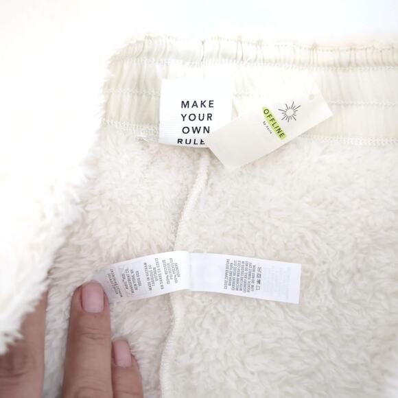 OFFLINE By Aerie Women's Fluffy Sherpa Cool White NWT Teddy Jogger Pants Size L - Picture 10 of 12